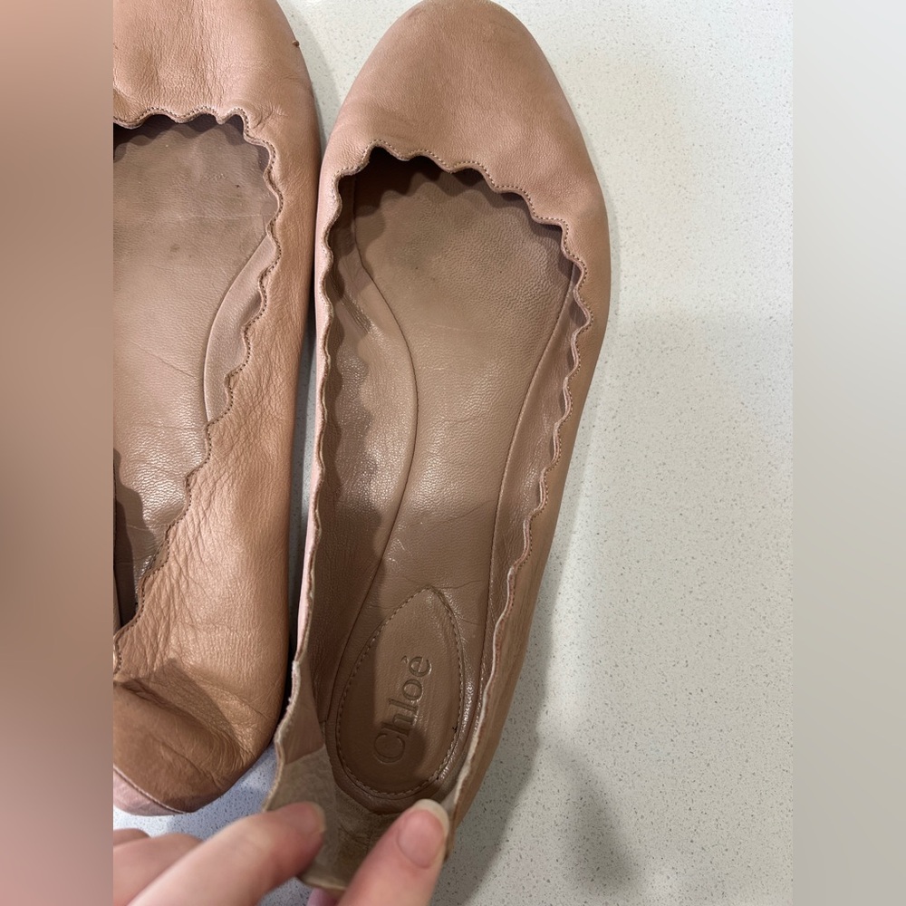CHLOE Lauren scalloped leather ballet flats in blush - Picture 9 of 12